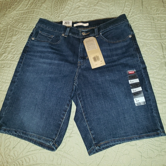 Shorts for women - Picture 1 of 3